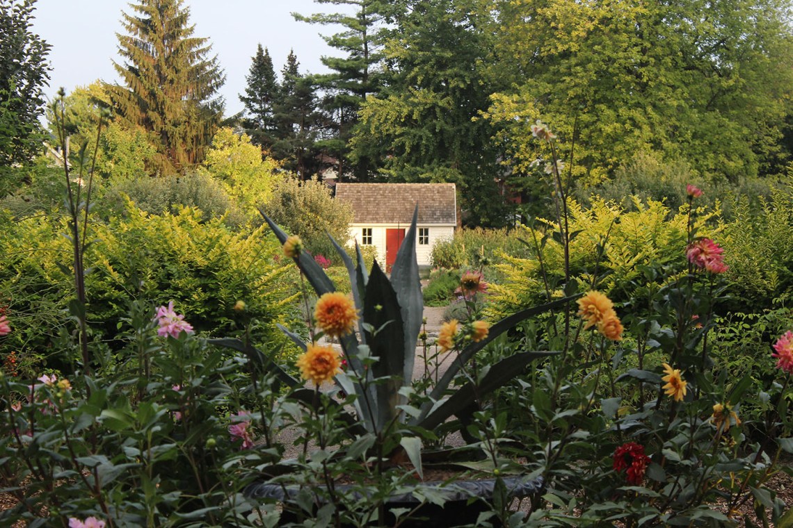 Dundurn Castle, Hamilton (Ont). Photo by @erskinec
