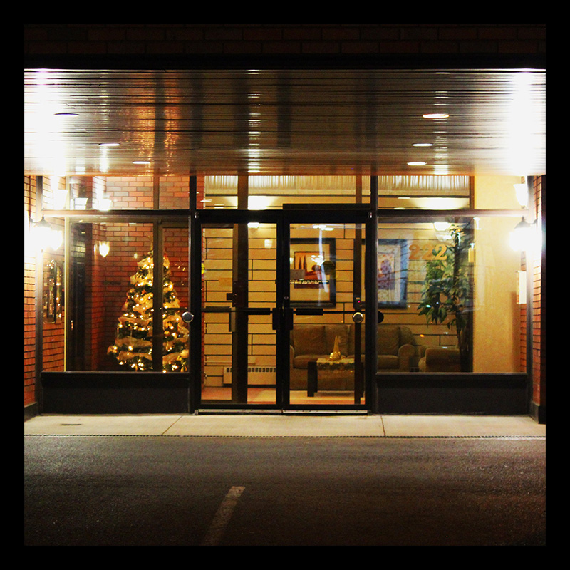 Village Hill Condos, Hamilton (Ont). Photo by @erskinec