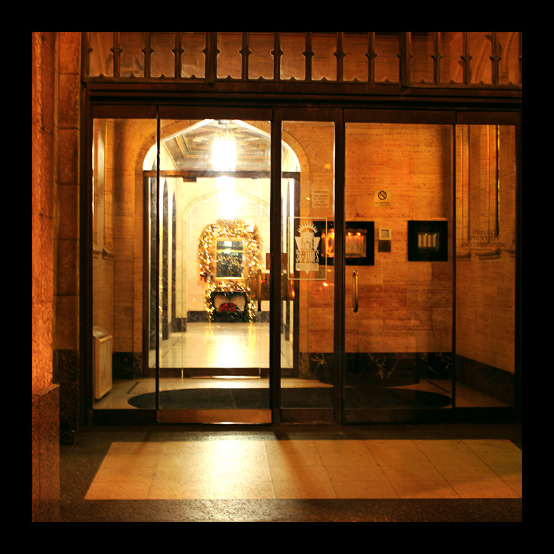 Pigott Building, Hamilton (Ont). Photo by @erskinec