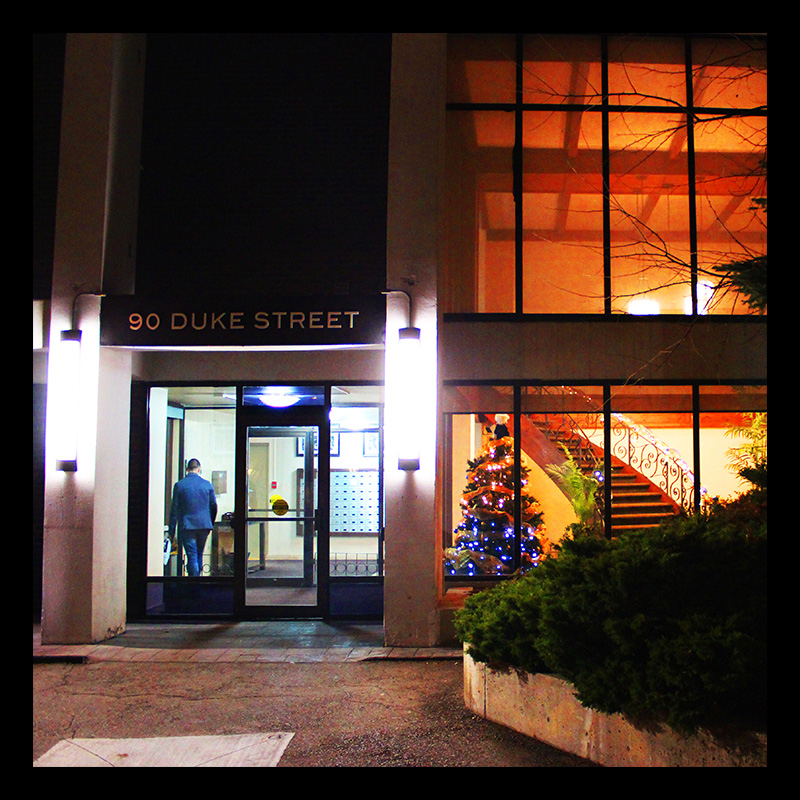 EI  Duque Apartments, Hamilton (Ont). Photo by @erskinec