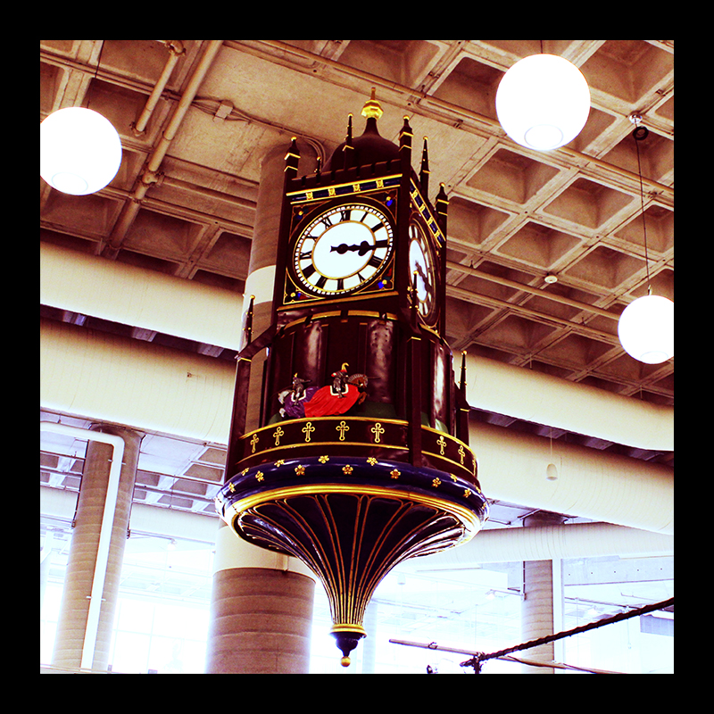 Brink's Clock, Hamilton (Ont). Photo by @erskinec