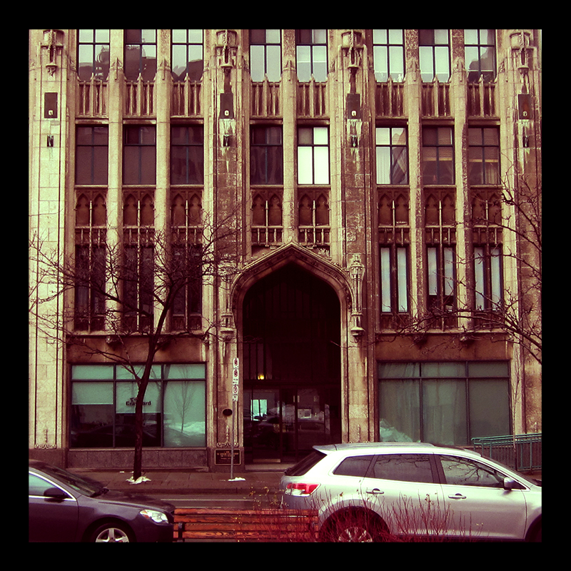 Pigott Building, Hamilton (Ont). Photo by @erskinec