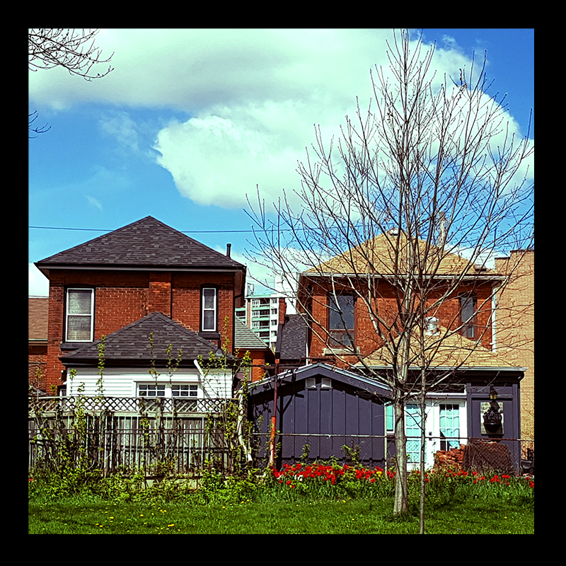 Pearl and York, Hamilton (Ont). Photo by @erskinec